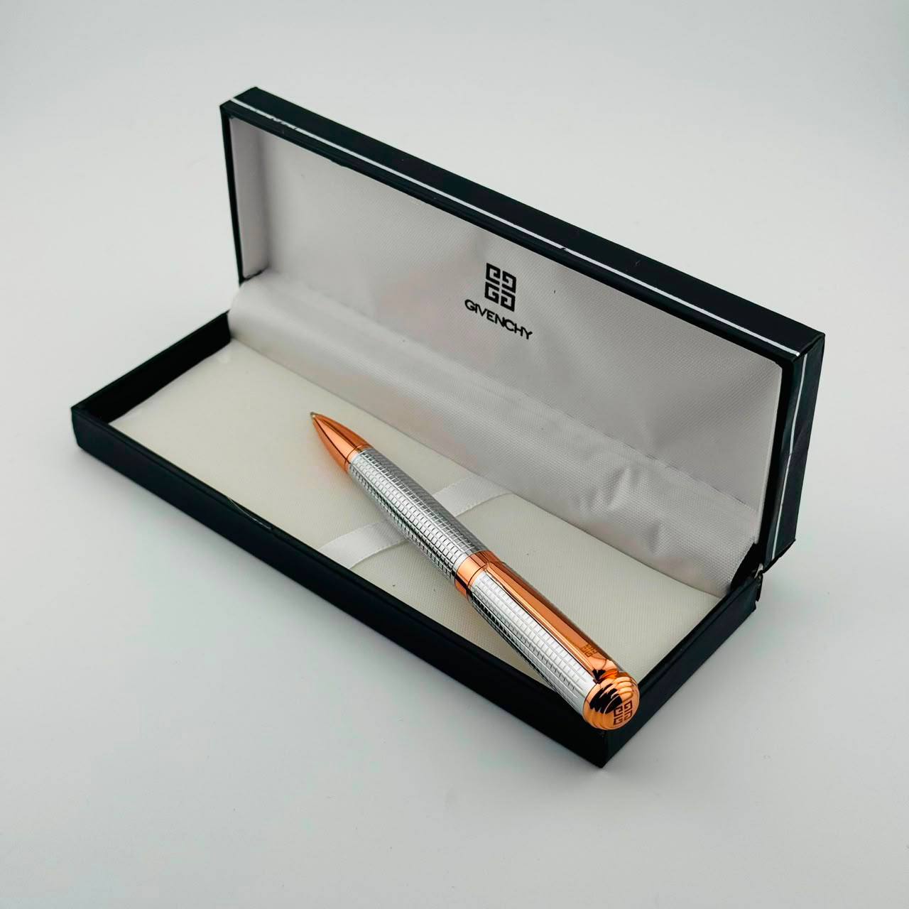 Pen
 
Good quality 

50 DHS🇦🇪🇦🇪

Zain182
♥️♥️♥️