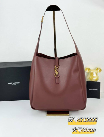 YSL 
Master
30cm🫶🏼
320 dhs👑

Zain228
♥️♥️♥️