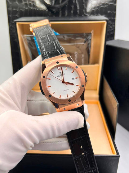 Hublot
Automatic 
280 dhs🇦🇪🇦🇪
with box

Zain85
♥️♥️♥️