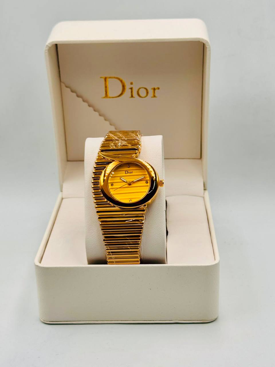 Dior ladies 
New Arrival*🤩🤩
55 dhs✅

Zain08
♥️♥️♥️