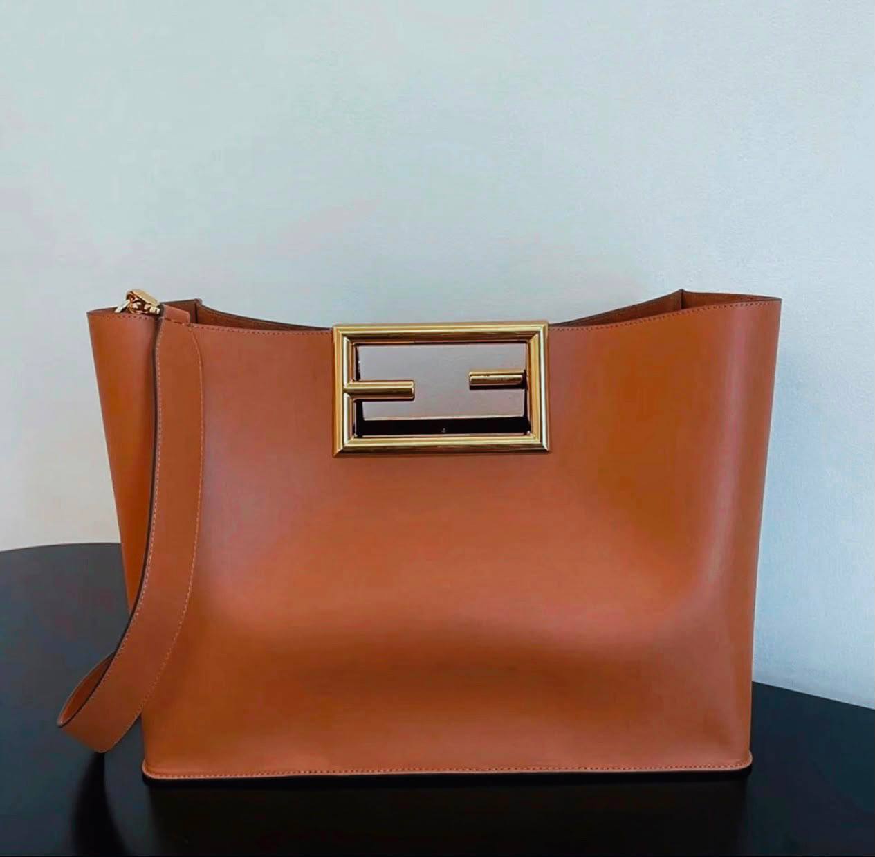 FENDI WAY 
COPY ONE  
BIG SIZE 
 210 DHS💛......(leather)

Zain295
♥️♥️♥️