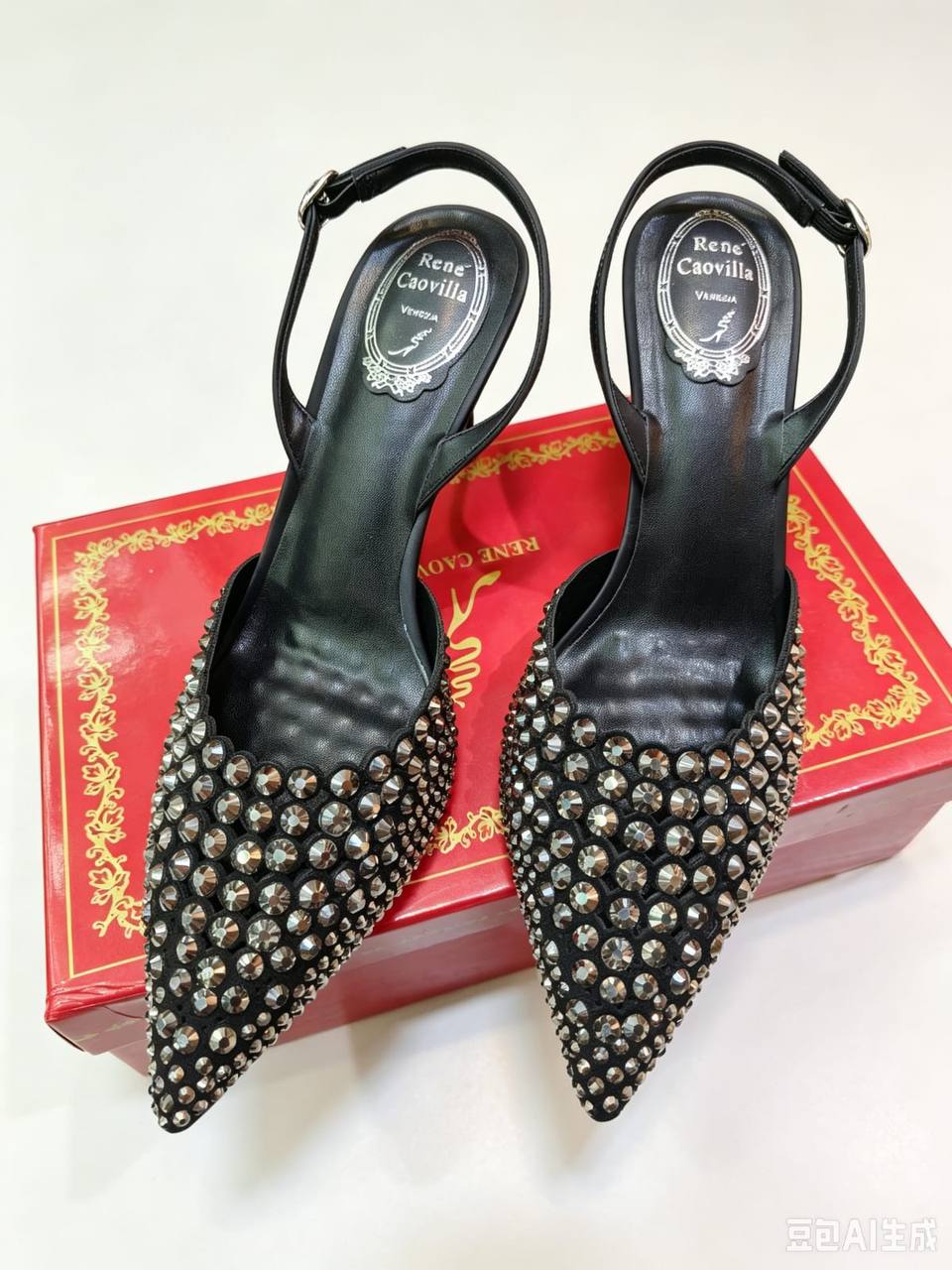 Rene Caovilla
GOOD QUALITY
130 dhs🇦🇪🇦🇪
SIZE: 36 TO 41

Zain40
♥️♥️♥️