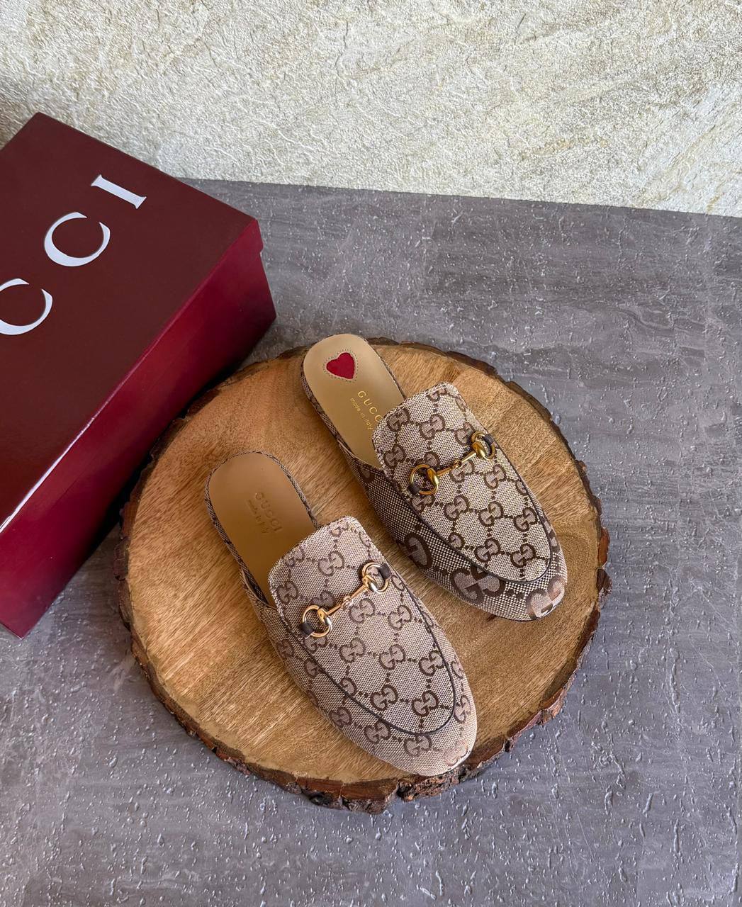 GUCCI 
SuperMaster Quality 💯
400 dhs✅
Size: 36-41💥

Zain171
♥️♥️♥️