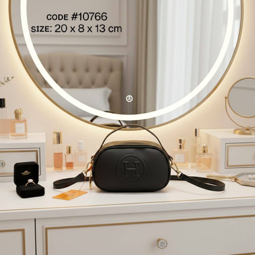 HERMES ᴄᴀᴍᴇʀᴀ ʙᴀɢ
ᴅᴏᴜʙʟᴇ ᴢɪᴘᴘᴇʀ ʜᴀɴᴅʙᴀɢ
ᴍᴀᴛᴛᴇ sᴏғᴛ ʟᴇᴀᴛʜᴇʀ ᴍᴀᴛᴇʀɪᴀʟ
ɢᴏʟᴅ ʜᴀʀᴅᴡᴀʀᴇ
ᴡɪᴛʜ ʟᴏɴɢ ʙᴇʟᴛ sᴛʀᴀᴘ
sɪᴢᴇ : 20 cm
ᴡɪᴛʜ BOX
🎁🎁🎁

70 dhs❣️

Zain31
♥️♥️♥️