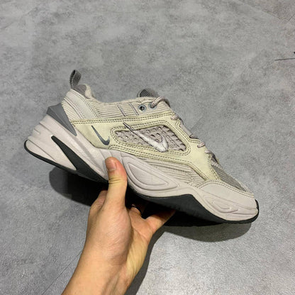 Nike
Size 40 to 45 
120 dhs✅

Zain183
♥️♥️♥️