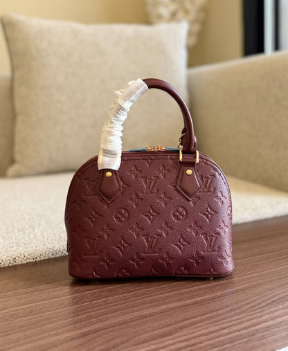 LV

For Price 👇 WhatsApp✅
0568585901 
0507557372
0552275751 Owner Zain 👌

Zain246
♥️♥️♥️