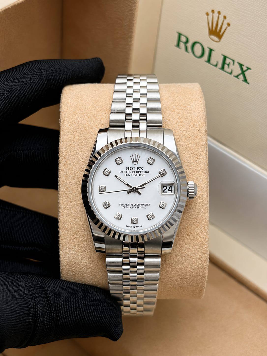 Rolex watch for ladies good quality
 230 dhs✅
 (size 31mm)

Zain59
♥️♥️♥️