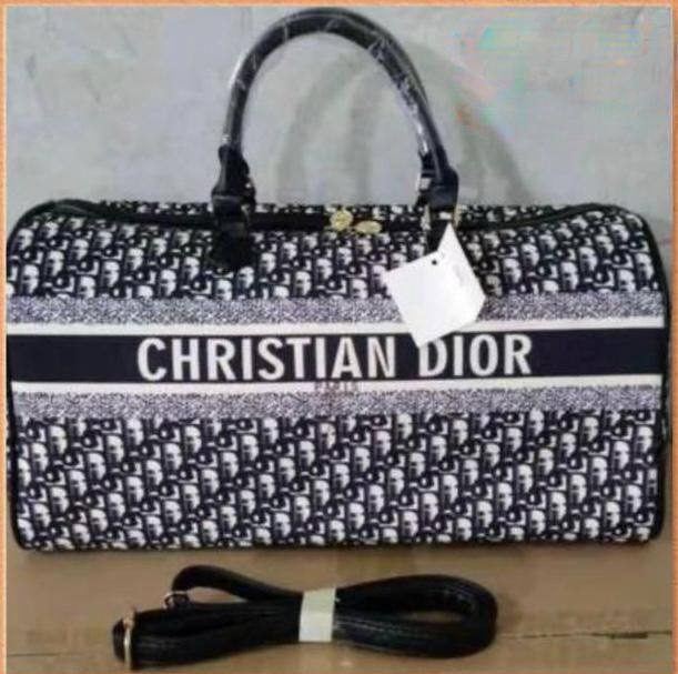 Dior

70 dhs🇦🇪🇦🇪

Zain50
♥️♥️♥️