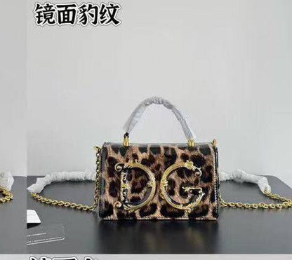 D&G
115 dhs🪙🌨️

Zain143
♥️♥️♥️