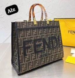 FENDI TOTE 
GOOD QUALITY 💯
110 DHS✅

Zain28
♥️♥️♥️
