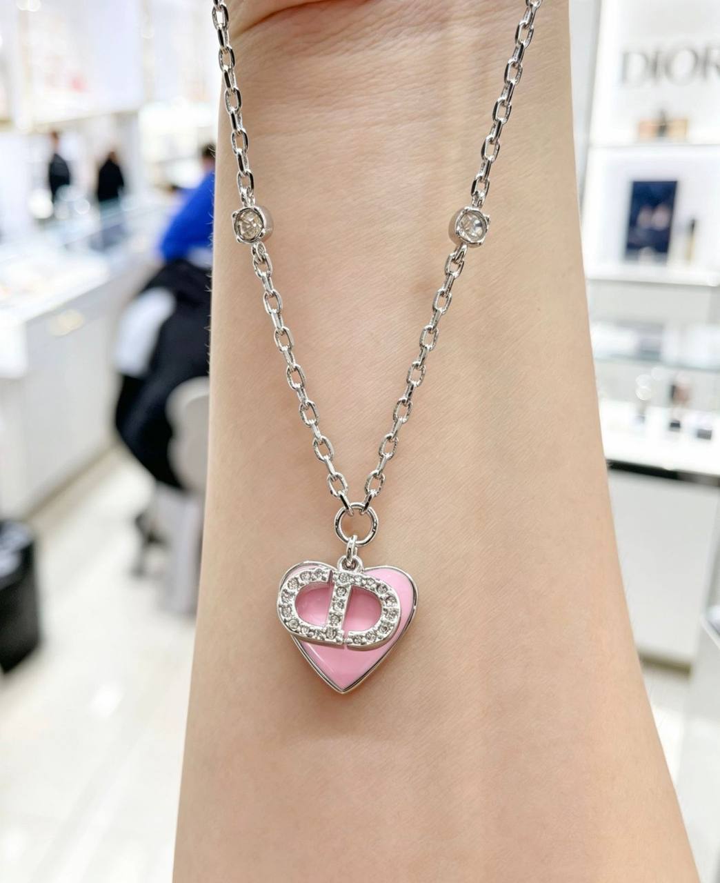 Dior  set* 💕
Necklace 
Earrings 
Bracelet 
Master Quality 💐

*120* AED normal box 📦
*130* AED MASTER BOX 📦

Zain48
♥️♥️♥️