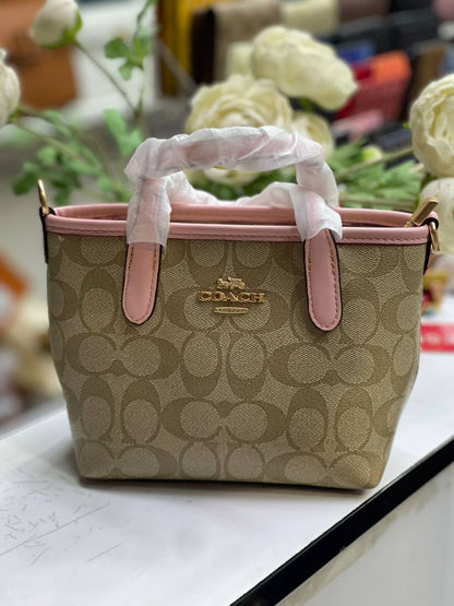 Coach
90 dhs🇦🇪🇦🇪
with box 🎁

Zain169
♥️♥️♥️