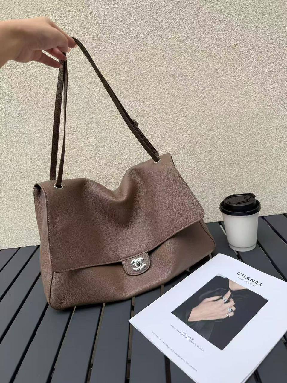 Chanel 
Master🌺🌺
38 cm 
380 dhs💓💓

Zain153
♥️♥️♥️