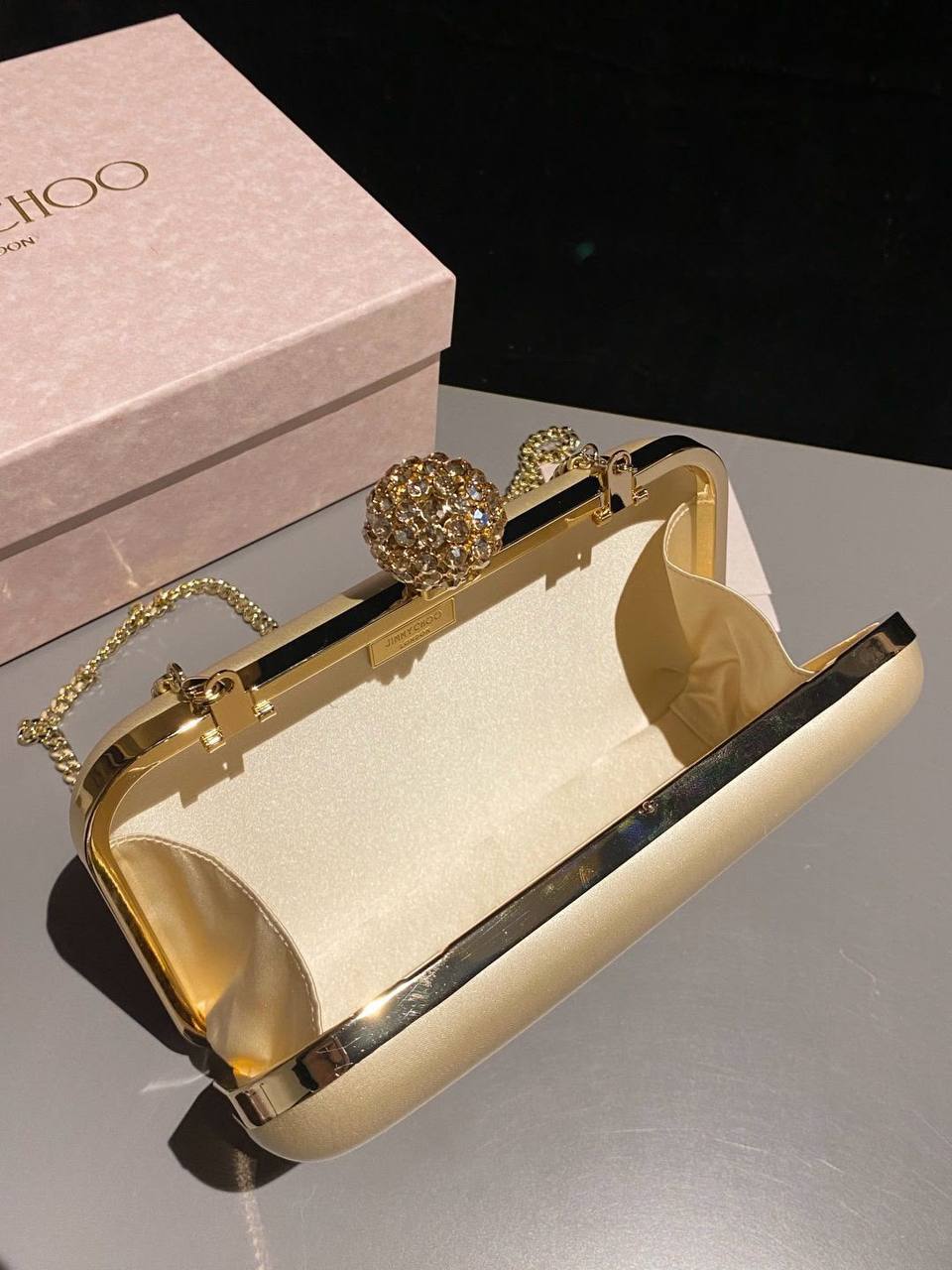 Jimmy choo
*Size 20cm*
For Price 👇 WhatsApp✅
0568585901 
0507557372
0552275751 Owner Zain 👌

Zain274
♥️♥️♥️