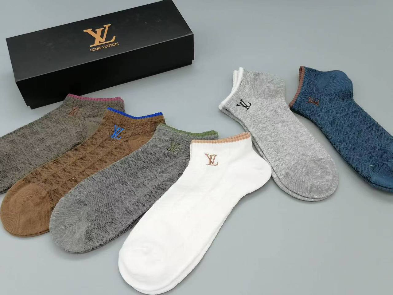 SOCKS 🆕

45 DHS💓

WITH GOOD BOX 📦
🎁🎁🎁

Zain231
♥️♥️♥️