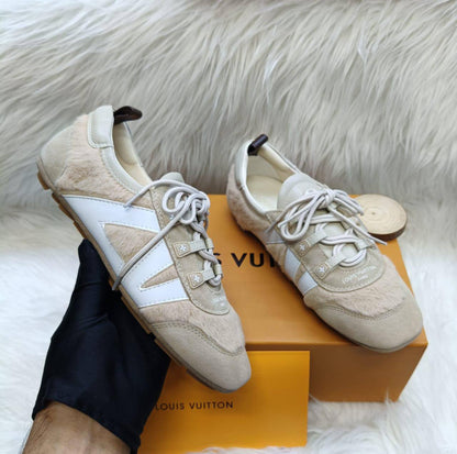 LV
*master quality*🥳
*size: 36to 42*😘
350 dhs🪙💚

Zain119
♥️♥️♥️