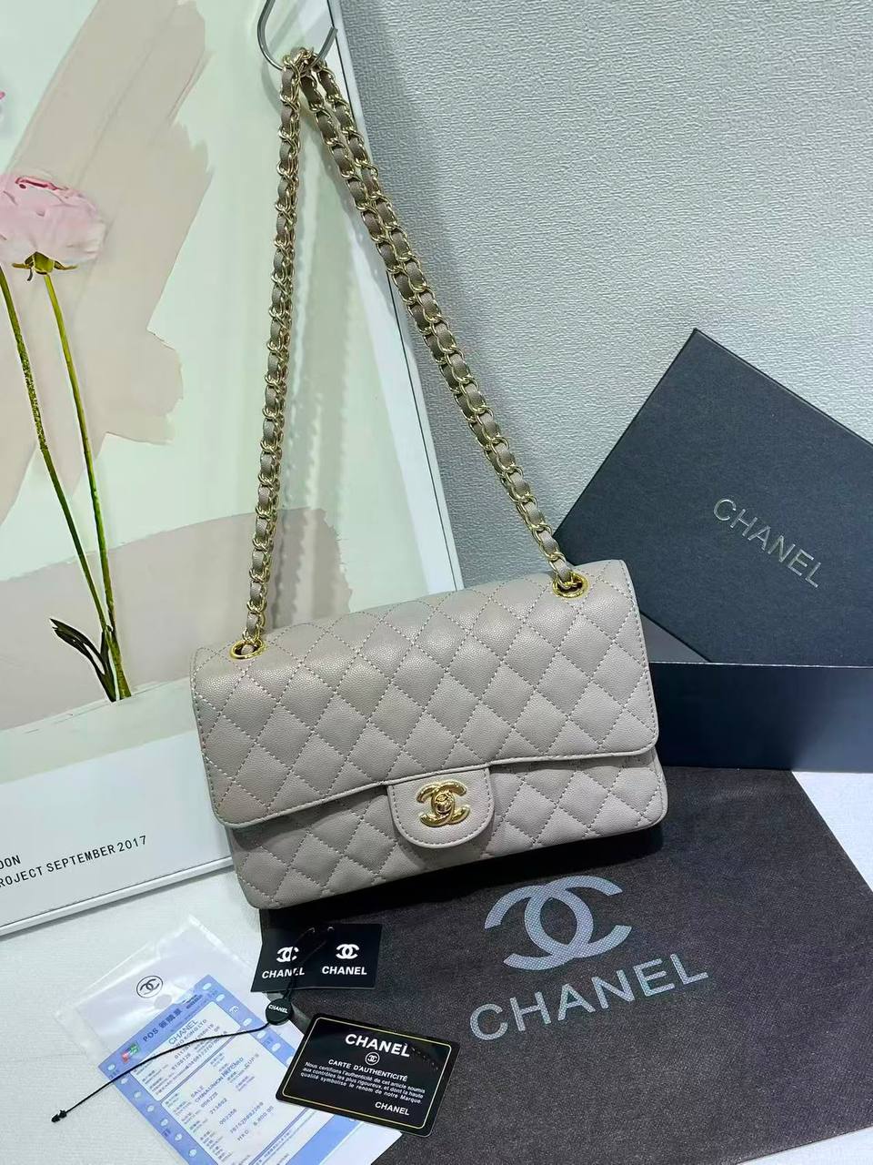 Chanel
withbox 
120 dhs🇦🇪🇦🇪

Zain143
♥️♥️♥️