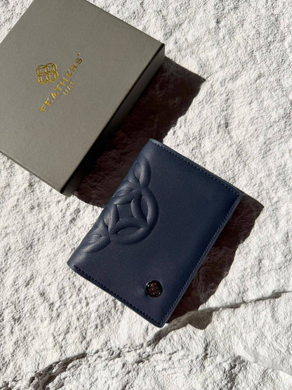 Feathers
Wallet 
60 dhs❣️

Zain33
♥️♥️♥️