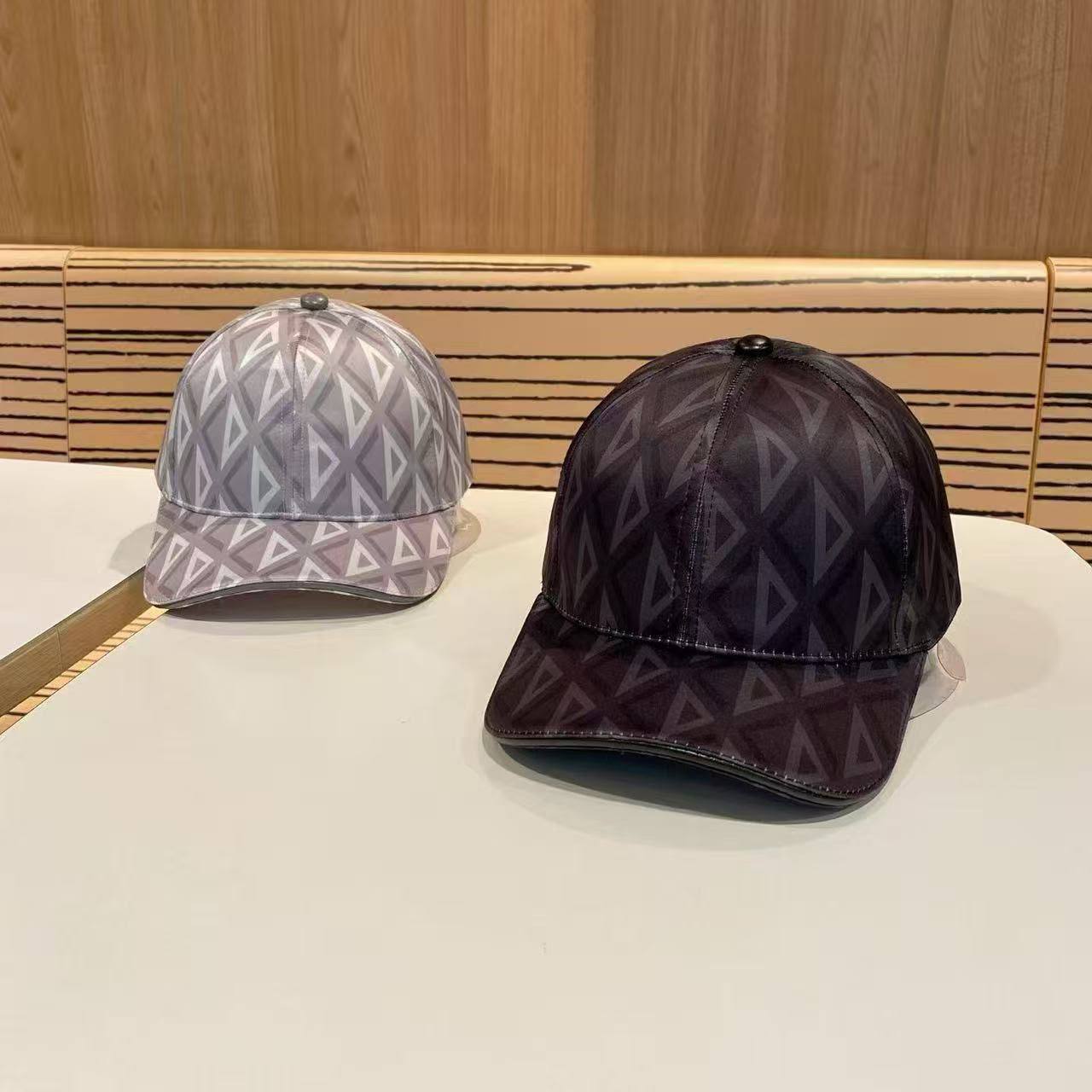 Caps
45 dhs✅

Zain93
♥️♥️♥️