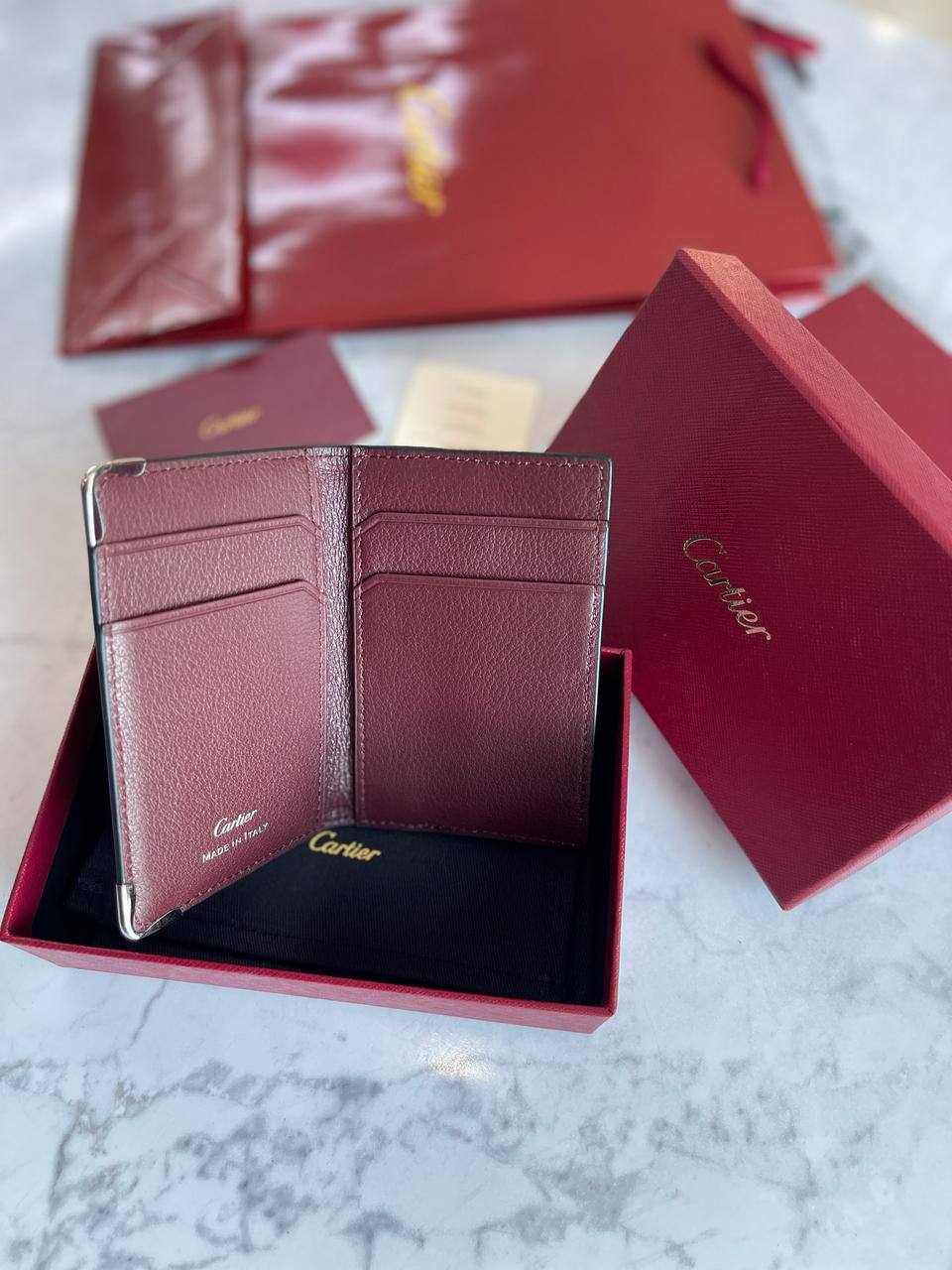 CARTIER                                                   *Wallet*                                                                    *Super master quality*    
320 dhs🪙💚

Zain179
♥️♥️♥️