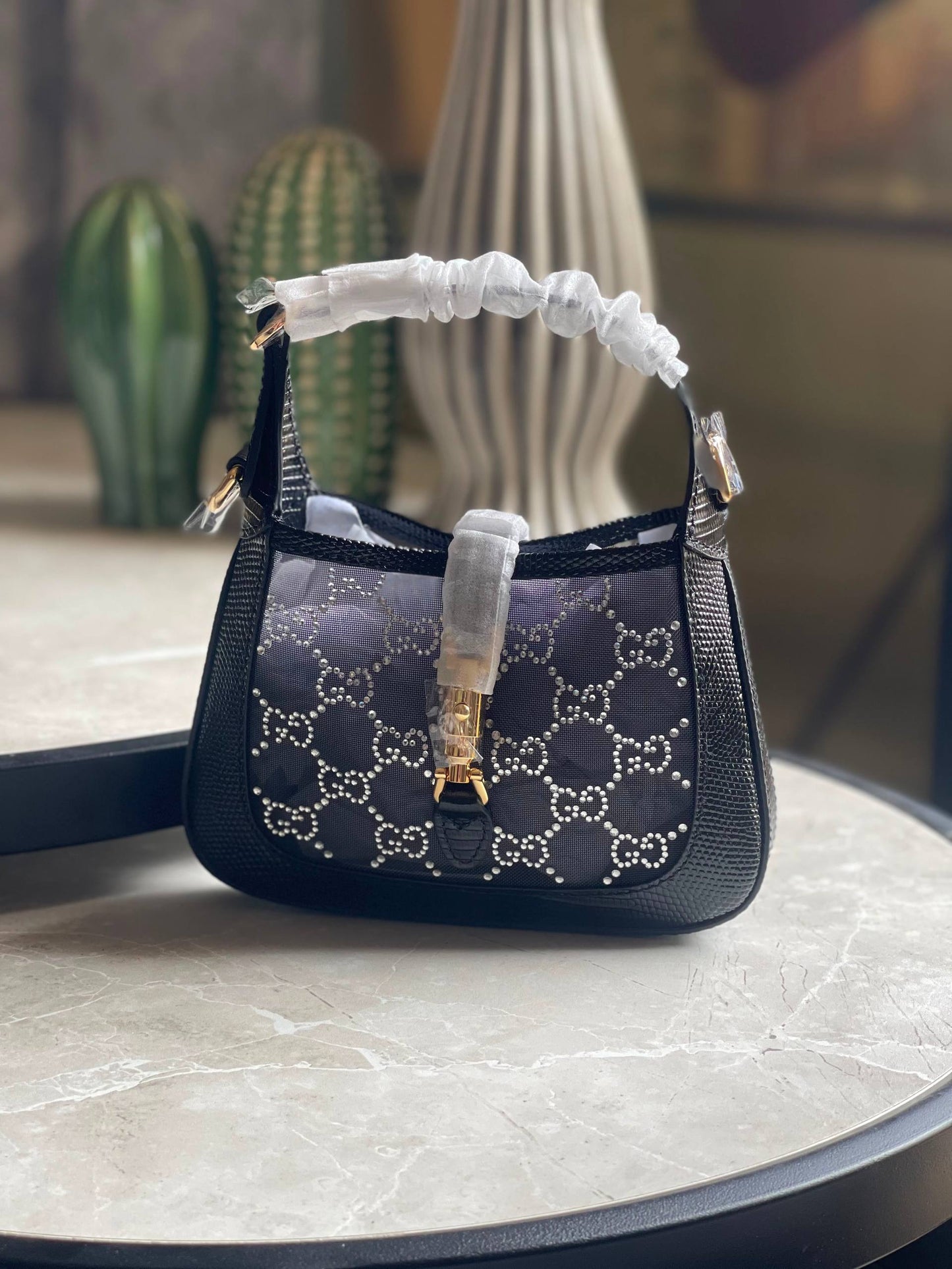 Gucci  ✨💥
Available original box 📦 
With full packing 🎀🎀
Super high quality 💥💥
For Price 👇 WhatsApp✅
0568585901 
0507557372
0552275751 Owner Zain 👌

Zain283
♥️♥️♥️