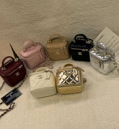 Chanel 
Master
  Micro Size Box🎁
230 dhs✅

Zain131
♥️♥️♥️