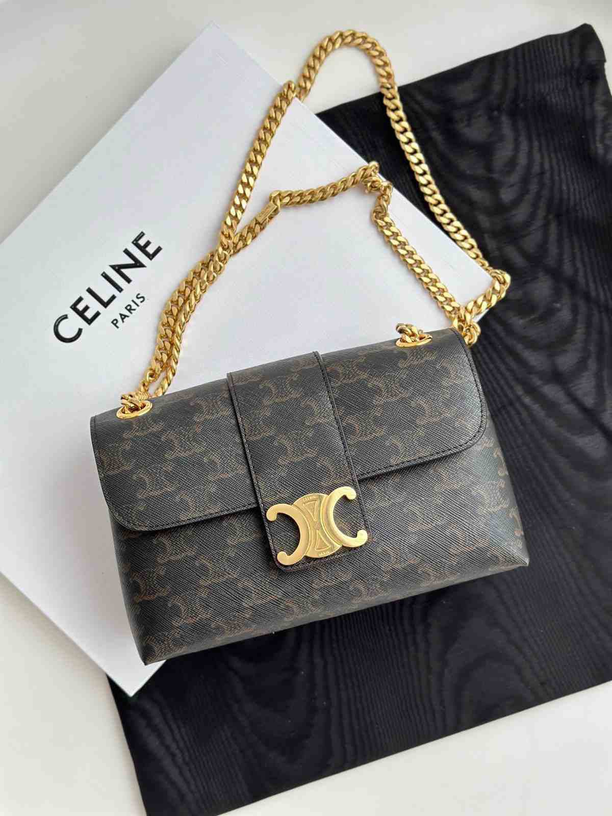 Celine 
          23Cm
260 dhs❣️

Zain131
♥️♥️♥️