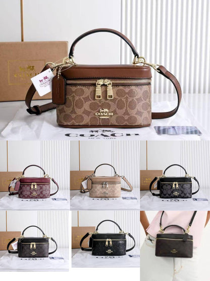Coach

100 dhs🇦🇪🇦🇪

with box

size 20cm
high quality

Zain26
♥️♥️♥️