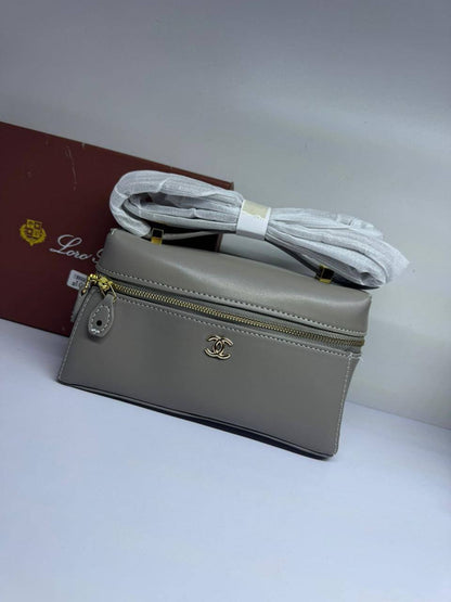 🎉 Discount  💗Chanel / Hermes / lv
1️⃣ First quality +🎁
Size : 21 ~ 18 * 12 cm

Withbox🎁

70 dhs🇦🇪🇦🇪

Zain115
♥️♥️♥️