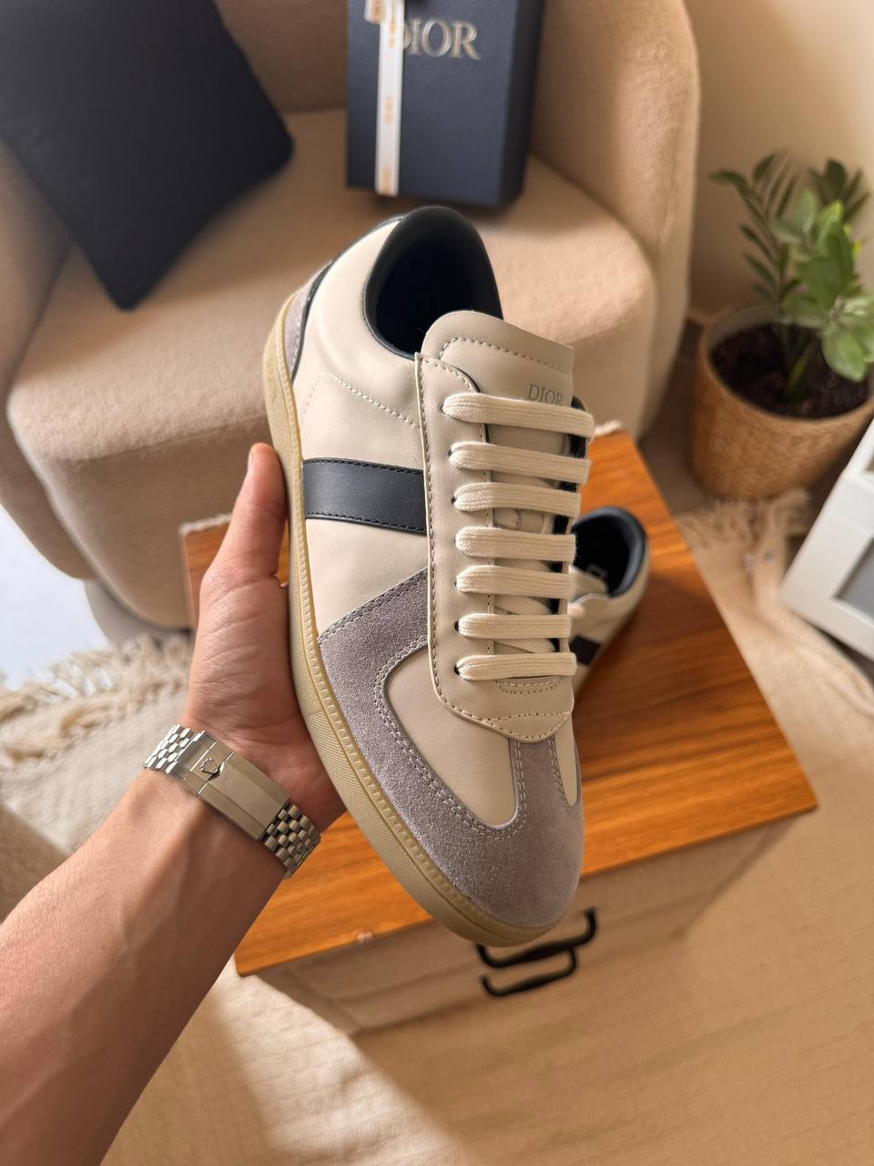 Christian Dior B01
*AAA quality*
*size:40 to 46* 
470 dhs🪙🌨️

Zain185
♥️♥️♥️