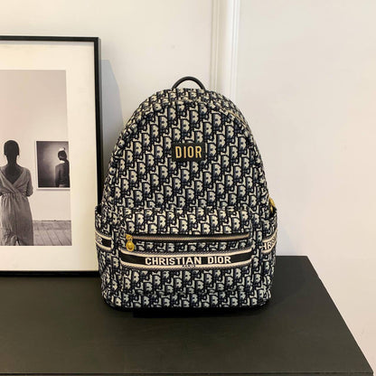 Dior
39*33*17 cm
90 dhs❣️

Zain17
♥️♥️♥️