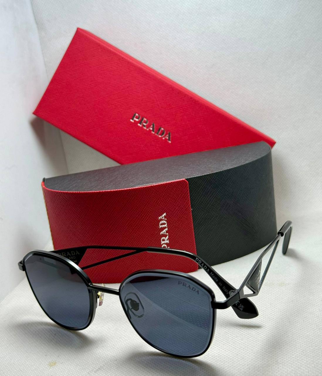 Prada
60 dhs🪙🌨️

Zain29
♥️♥️♥️