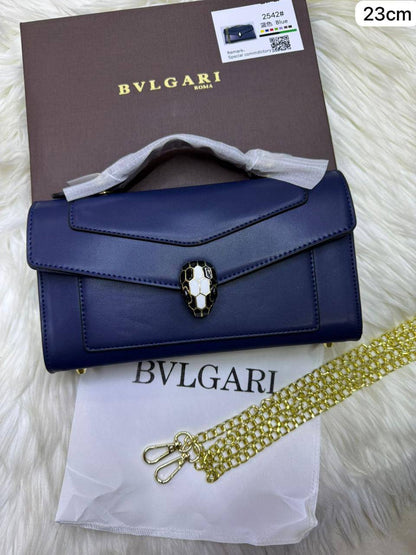 🌟 Bvlgari Forever hot design ❤️‍🔥
1️⃣ First quality +🎁
Size : 23 * 14 cm
95 dhs✅
with box🎁

Zain115
♥️♥️♥️
