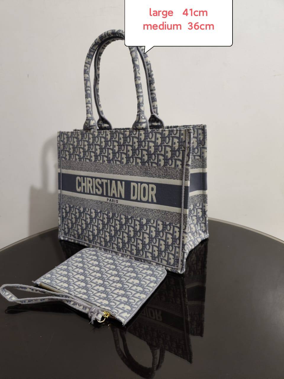 Dior

100 dhs✅    36cm
110 dhs✅   41cm

Zain26
♥️♥️♥️