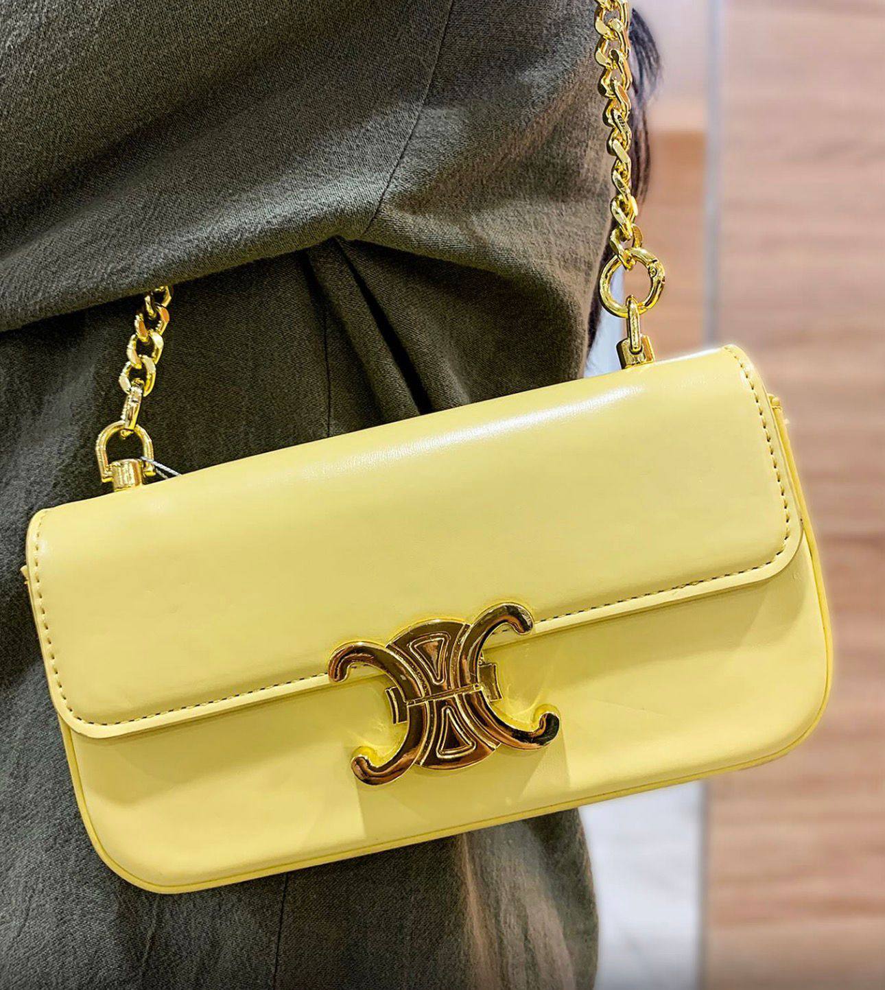 Celine 
    Good Quality 
230 dhs❣️

Zain131
♥️♥️♥️