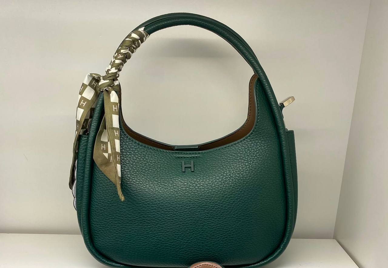 Hermes 
120 dhs✅
Size 26一11-20cm

Zain161
♥️♥️♥️