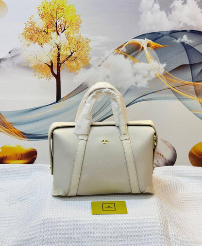 Fendi
Best quality
110 dhs💓
size 27cm

Zain158
♥️♥️♥️