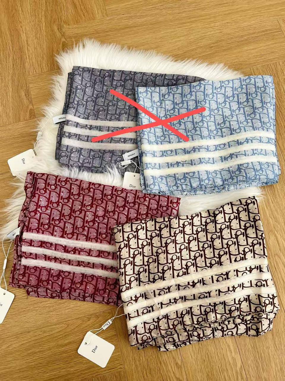 Silk scarf 
40 dhs❣️

Zain93
♥️♥️♥️