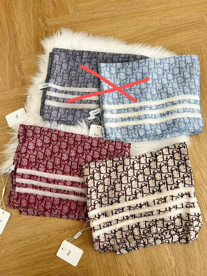 Silk scarf 
40 dhs❣️

Zain93
♥️♥️♥️