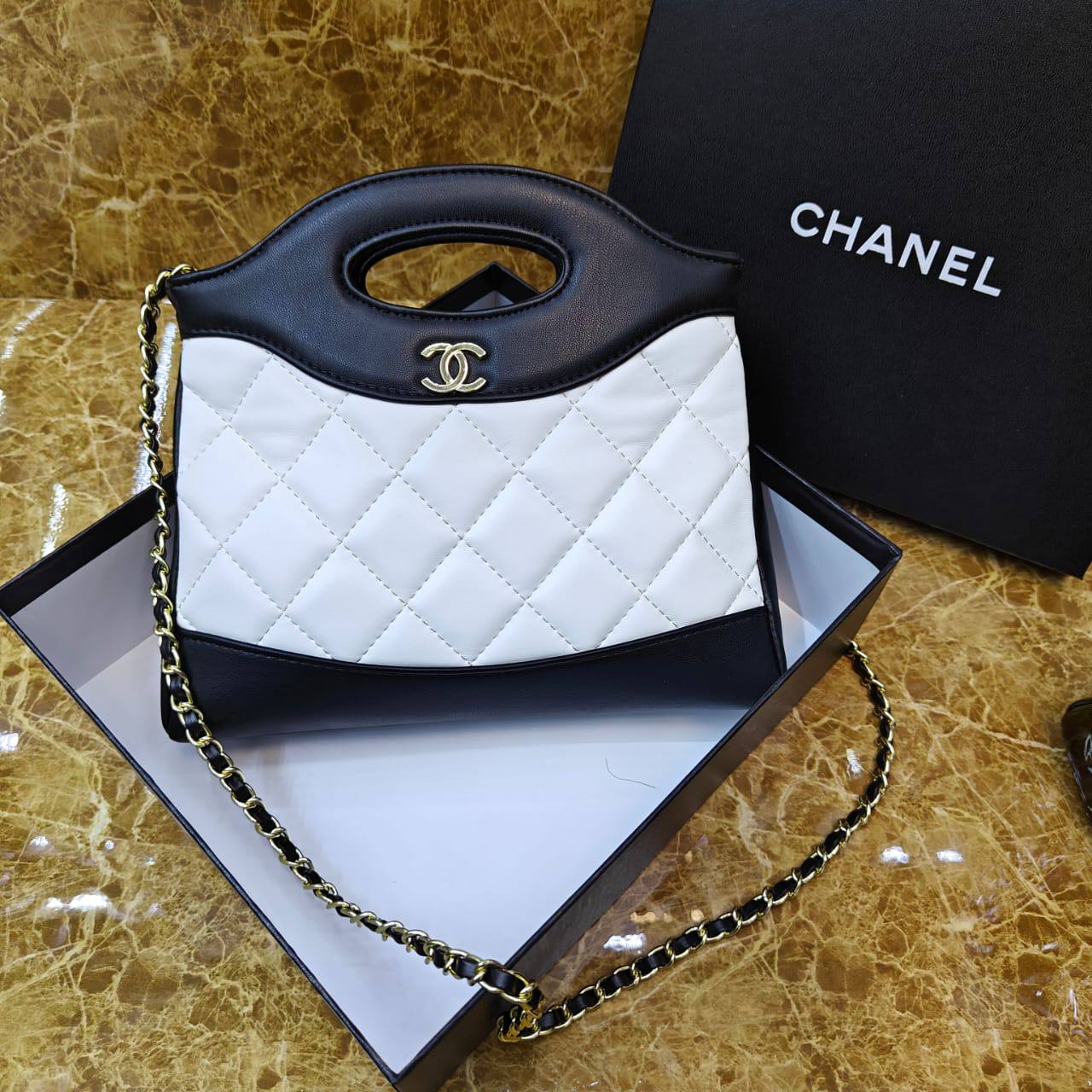 Chanel 
90 dhs🪙🌨️

with box🔰
🎁🎁🎁

Zain235
♥️♥️♥️