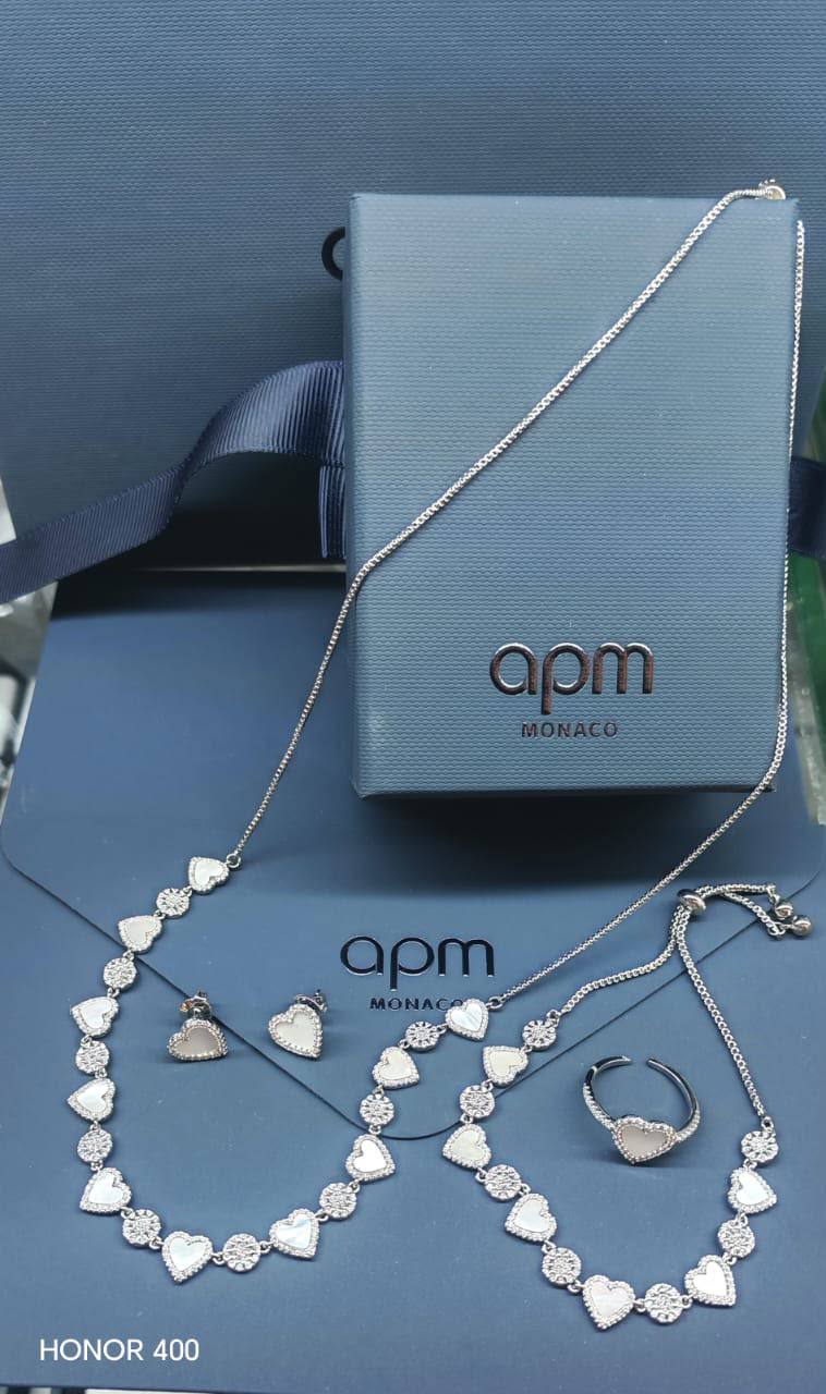 Master branded accessories 

Ask Price WhatsApp

0568585901
0507557372

Zain122
♥️♥️♥️