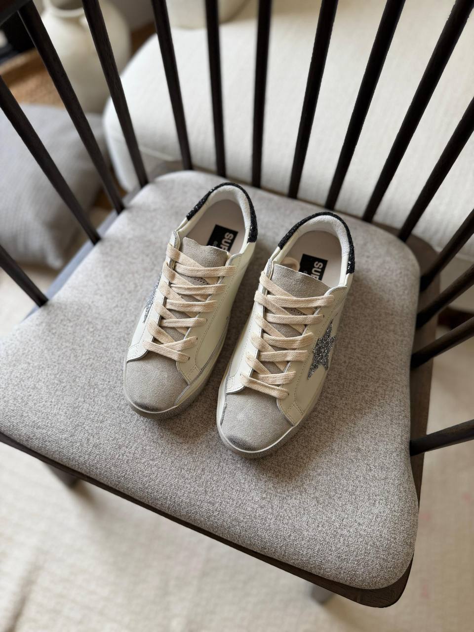 Golden Goose
𝑮𝑶𝑳𝑫𝑬𝑵 𝑮𝑶𝑶𝑺𝑬
𝑨𝑨𝑨 𝑸𝒖𝒂𝒍𝒊𝒕𝒚
𝑺𝒊𝒛𝒆 𝟑5 𝒕𝒐 𝟒2 
450 dhs✅

Zain81
♥️♥️♥️