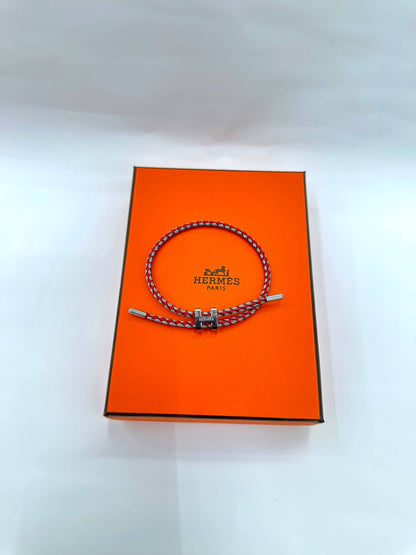 Hermes💫 

Hand band 

20 dhs🇦🇪🇦🇪

With black box 🎁

Zain263
♥️♥️♥️