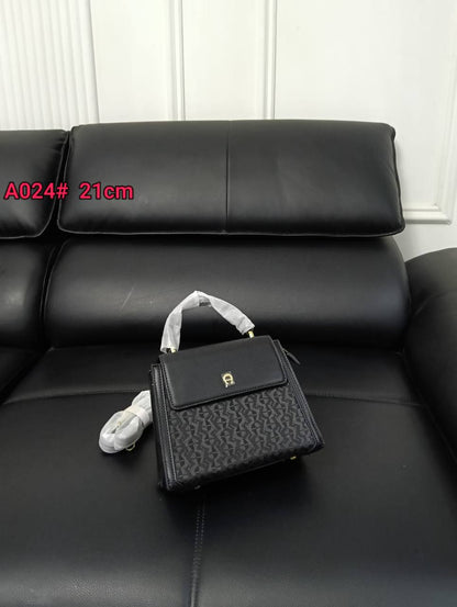 Aigner 

100 dhs 🇦🇪🇦🇪🇦🇪

High quality 

Zain26
♥️♥️♥️