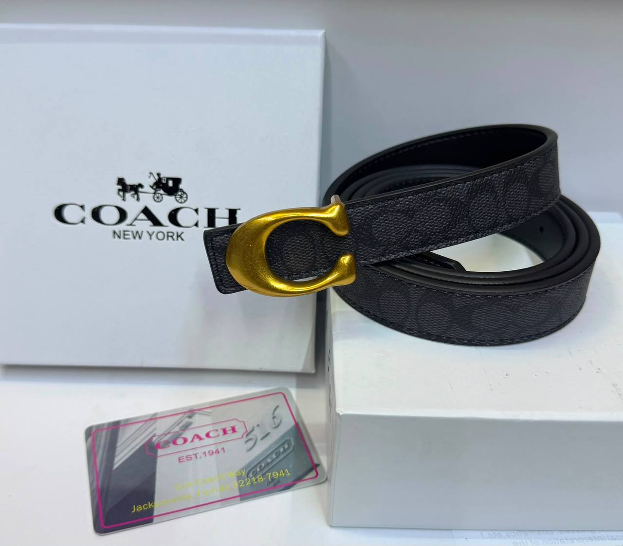 Ladies Belts 
With box
40 dhs🇦🇪🇦🇪

Zain93
♥️♥️♥️