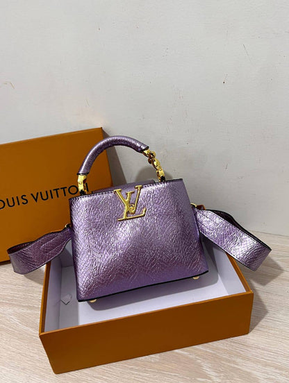 LV
110 dhs🪙🌨️

high quality 

With box  
🎁🎁🎁

20cm

Zain26
♥️♥️♥️