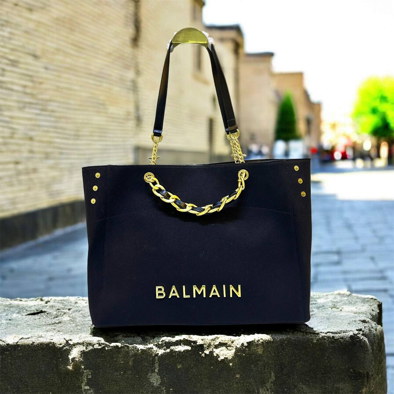 BALMAIN 
COPY ONE NEW CAME
175 dhs❤️

Zain39
♥️♥️♥️