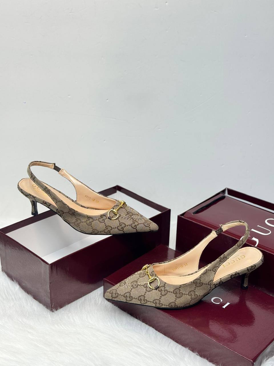 Gucci New arrived 
size 36 to 41
110 dhs❤️

Zain21
♥️♥️♥️