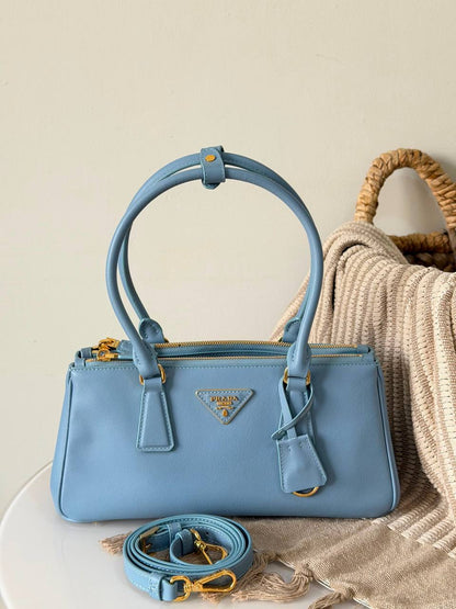 Prada 
Super master quality 
For Price 👇 WhatsApp✅
0568585901 
0507557372
0552275751 Owner Zain 👌

Zain315
♥️♥️♥️