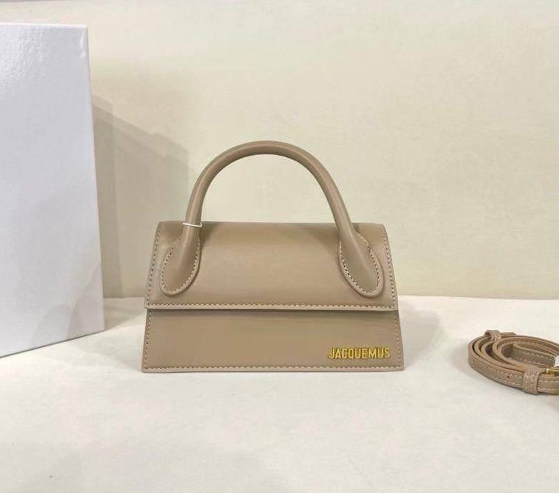 JACQUEMUS 

NEW CAME 
GOOD QUALITY
 WITH BOX 

110 dhs🇦🇪🇦🇪🇦🇪

Zain295
♥️♥️♥️